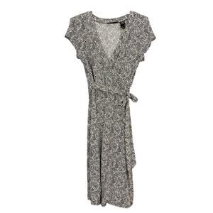 Women's Liz Claiborne Access Black & Cream Designer V-neck Dress - Size Medium